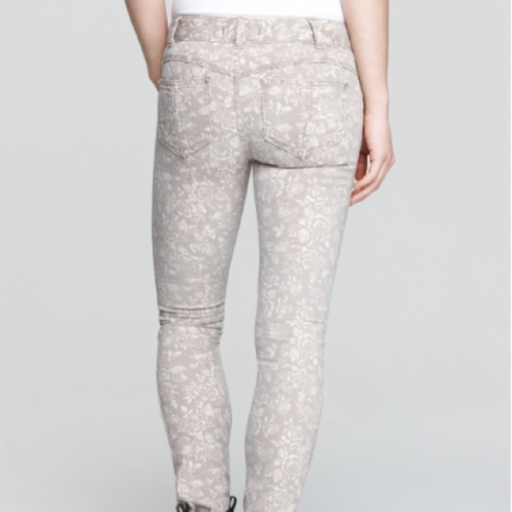 Free People Millennium Floral Skinny Jeans 26 - Picture 2 of 6